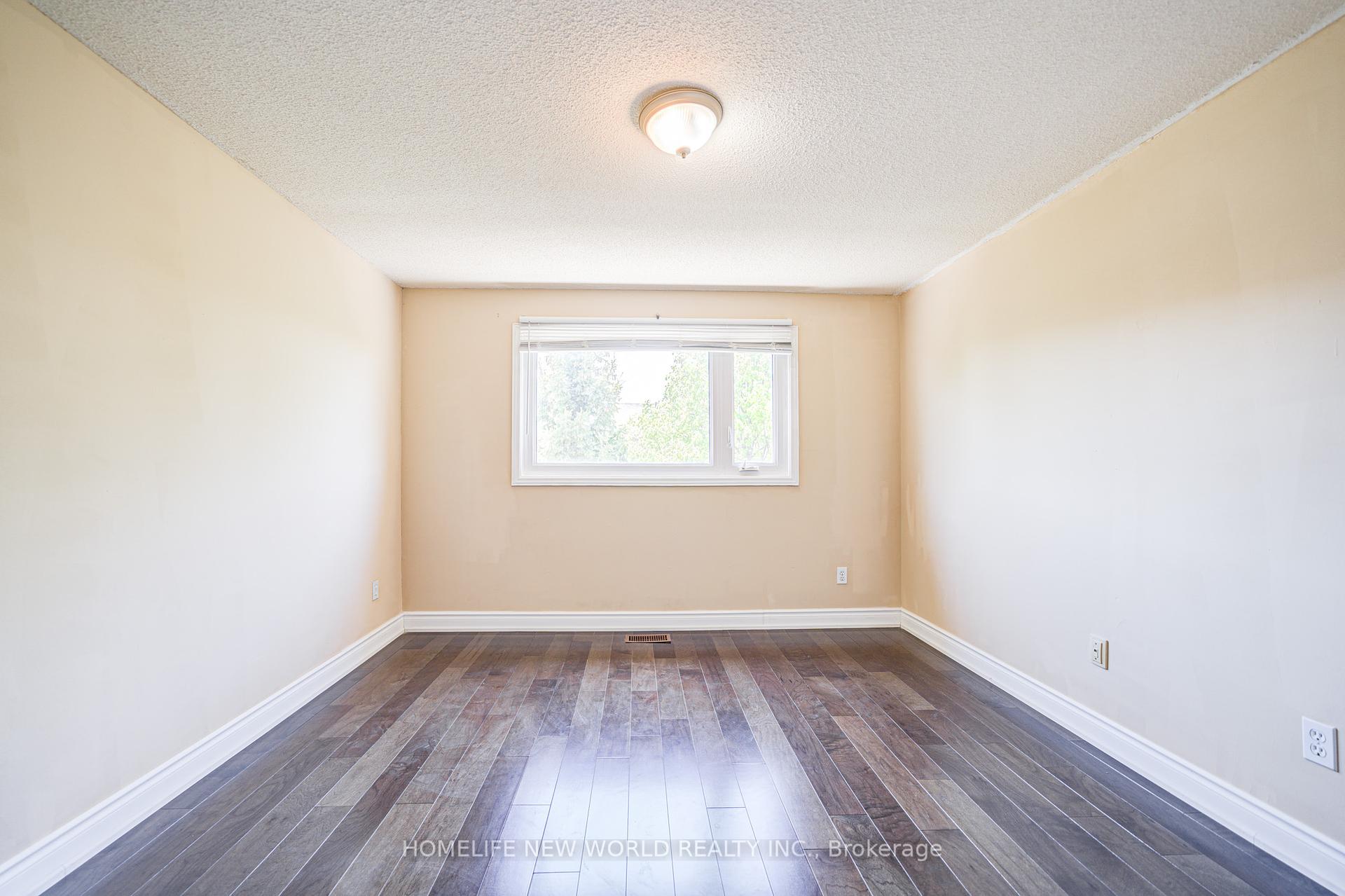 3 Bedrooms Condo at 3895 Doug Leavens, Mississauga For sale