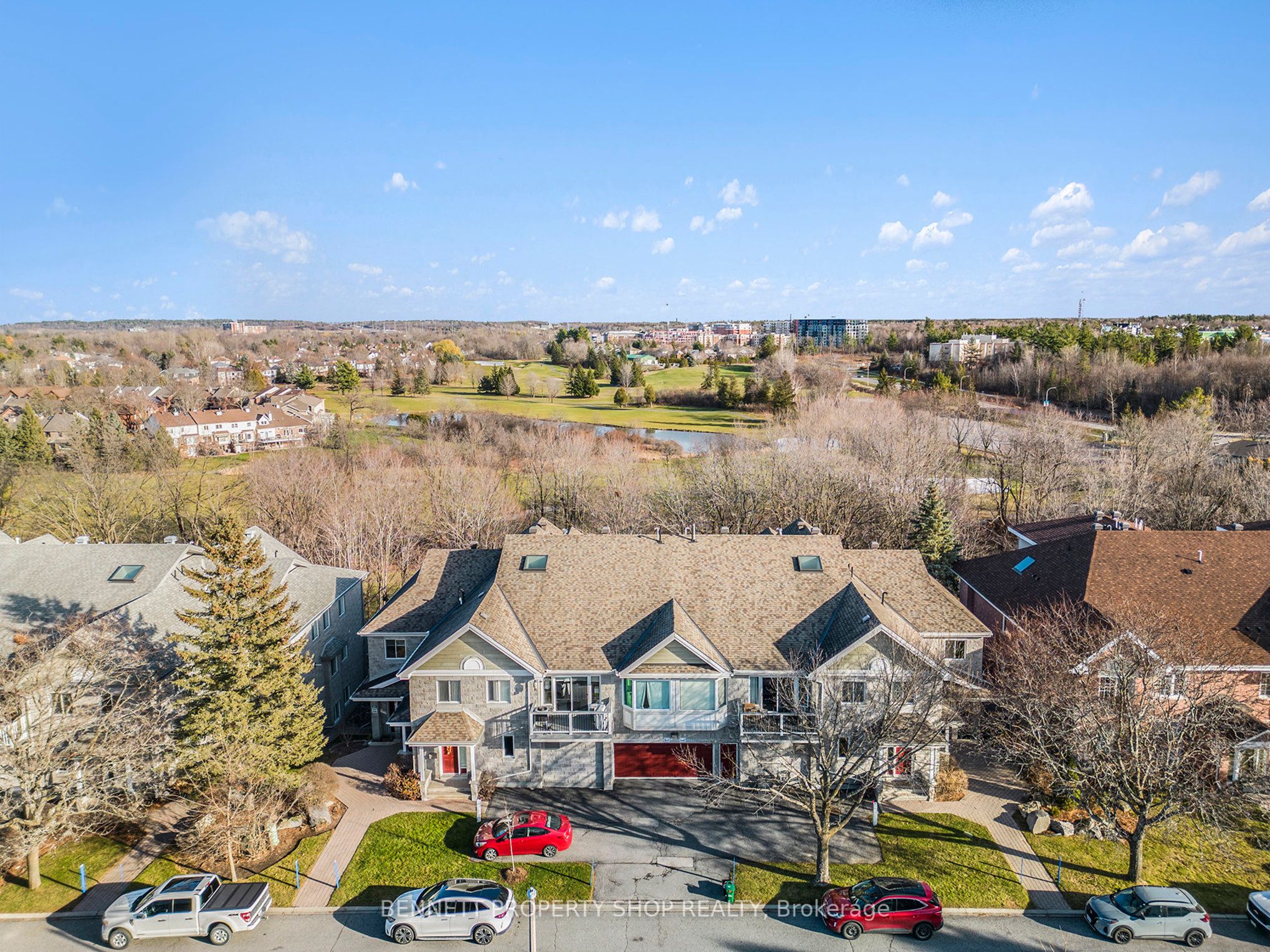 102 Robson Court, Kanata, ON K2K 2W1