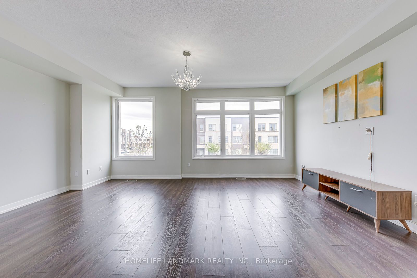 3098 Ernest Appelbe Boulevard