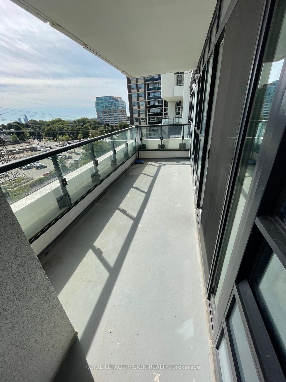 9 Mabelle Avenue, #722