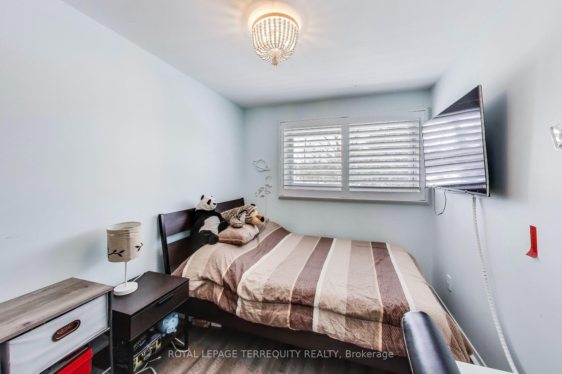 3 Bedrooms Condo at 2020 South Millway, Mississauga For sale