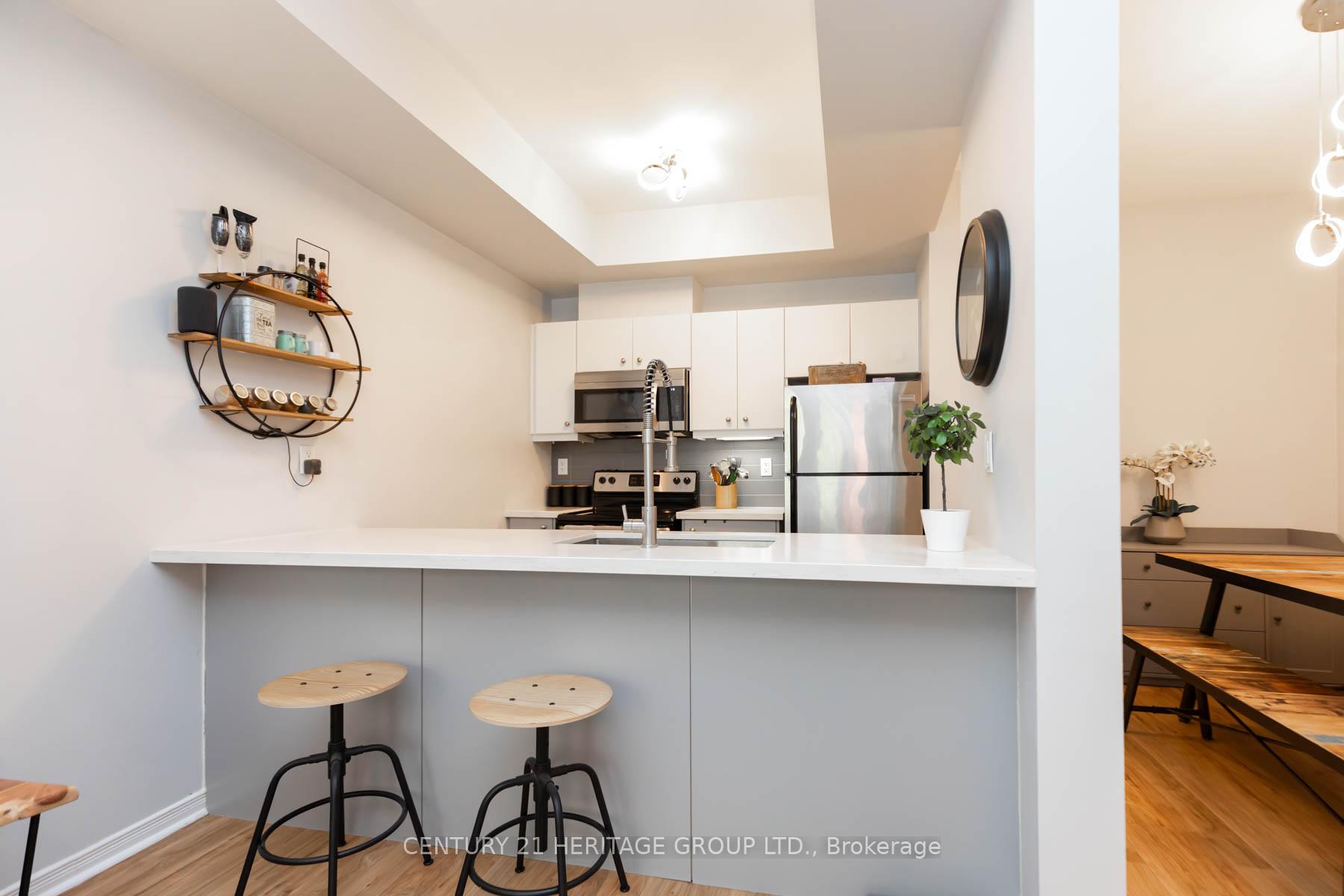 2 Bedrooms Condo at 68 Winston Park, Toronto For sale