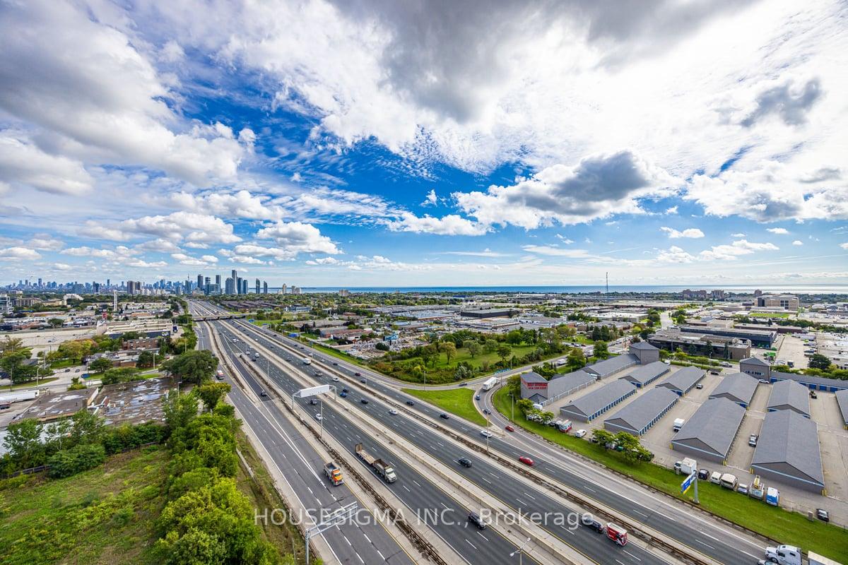 3 Bedrooms Condo at 36 Zorra,  Toronto For sale