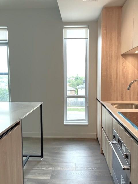 3 Bedrooms Condo at 7950 Bathurst, Vaughan For sale
