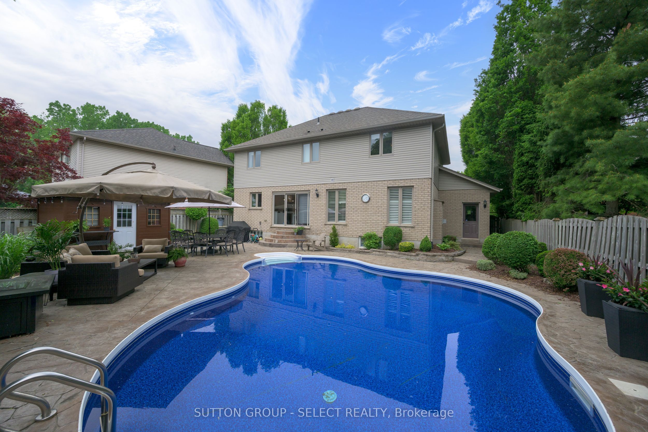 42 Pinebrook Court