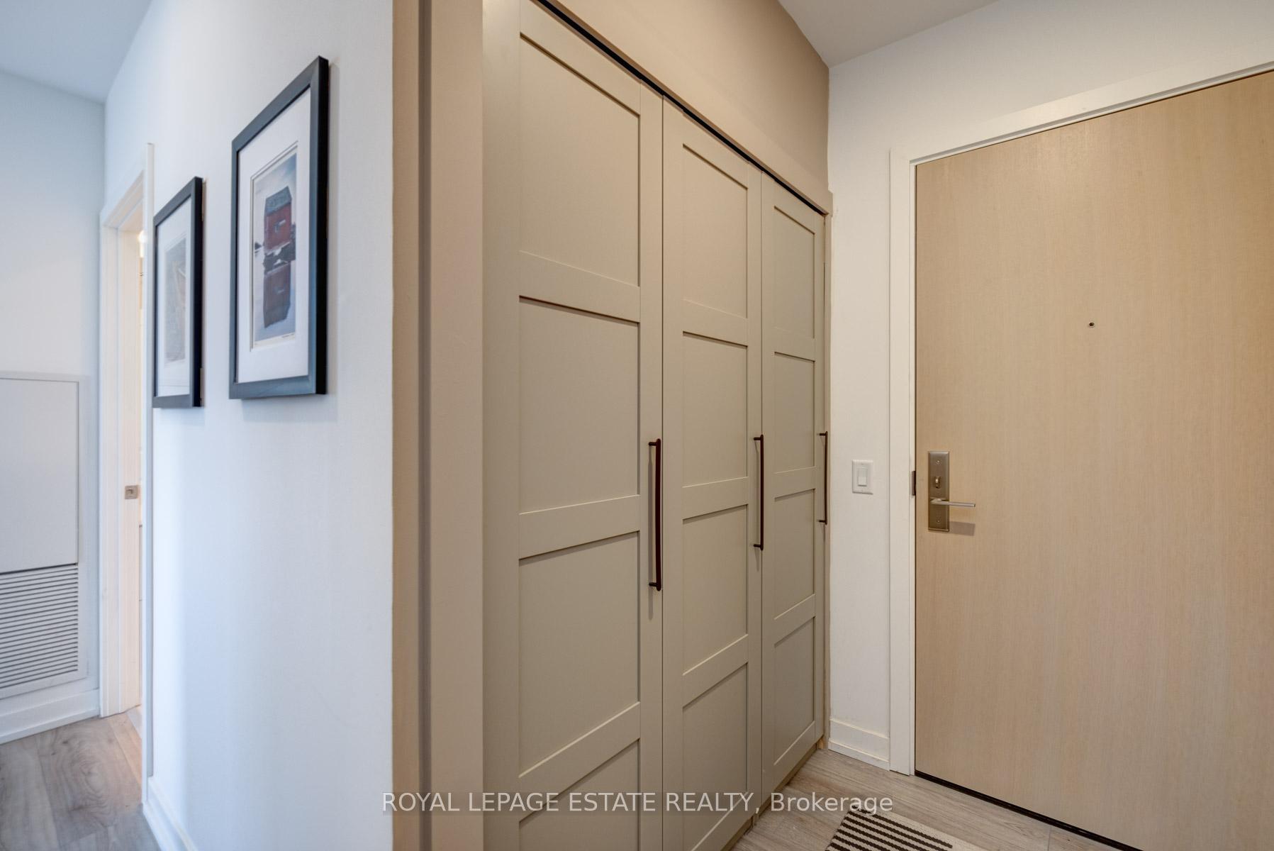 2 Bedrooms Condo at 395 Bloor, Toronto For sale
