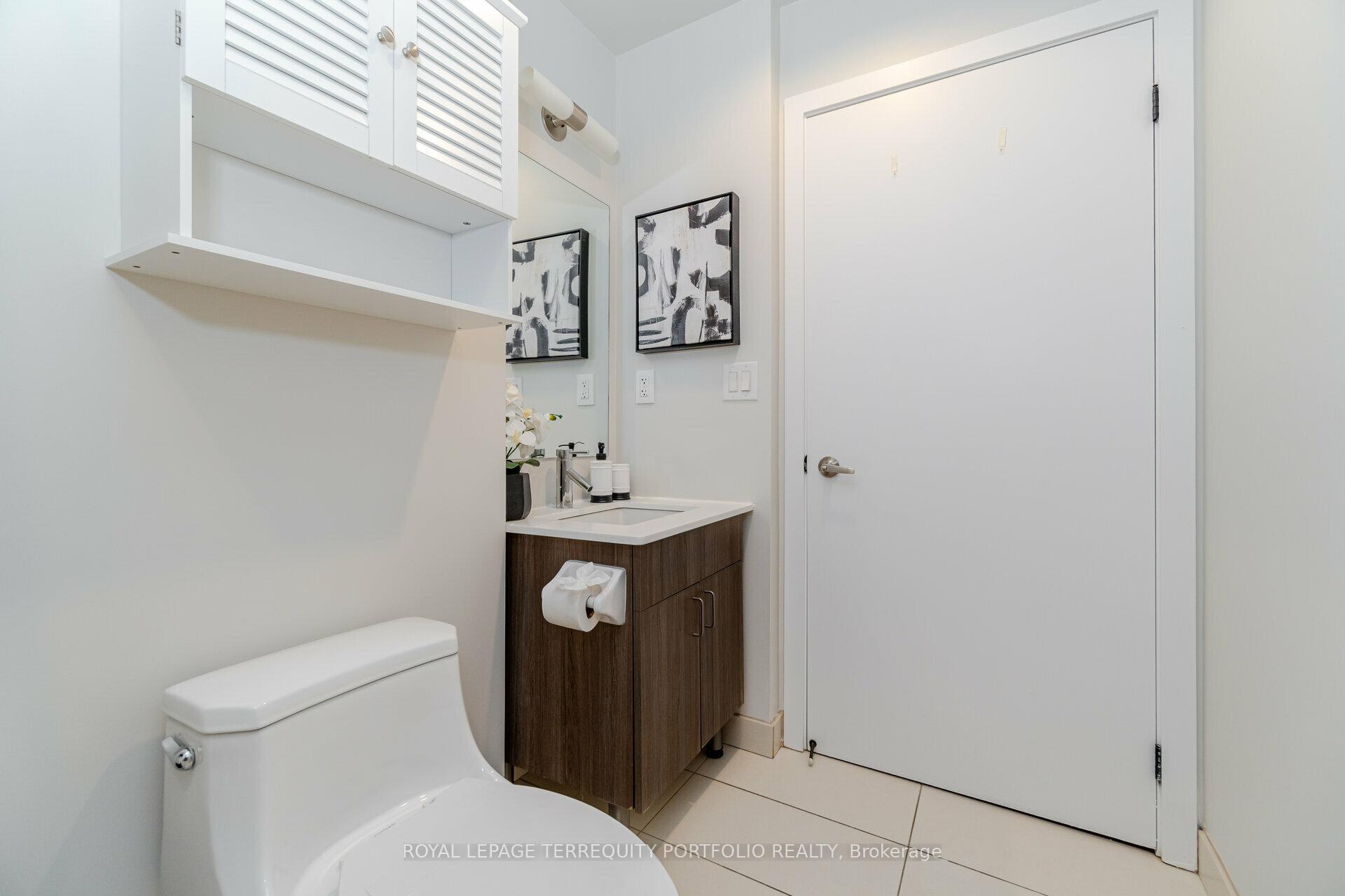 1 Bedroom Condo at 426 University,  Toronto For sale