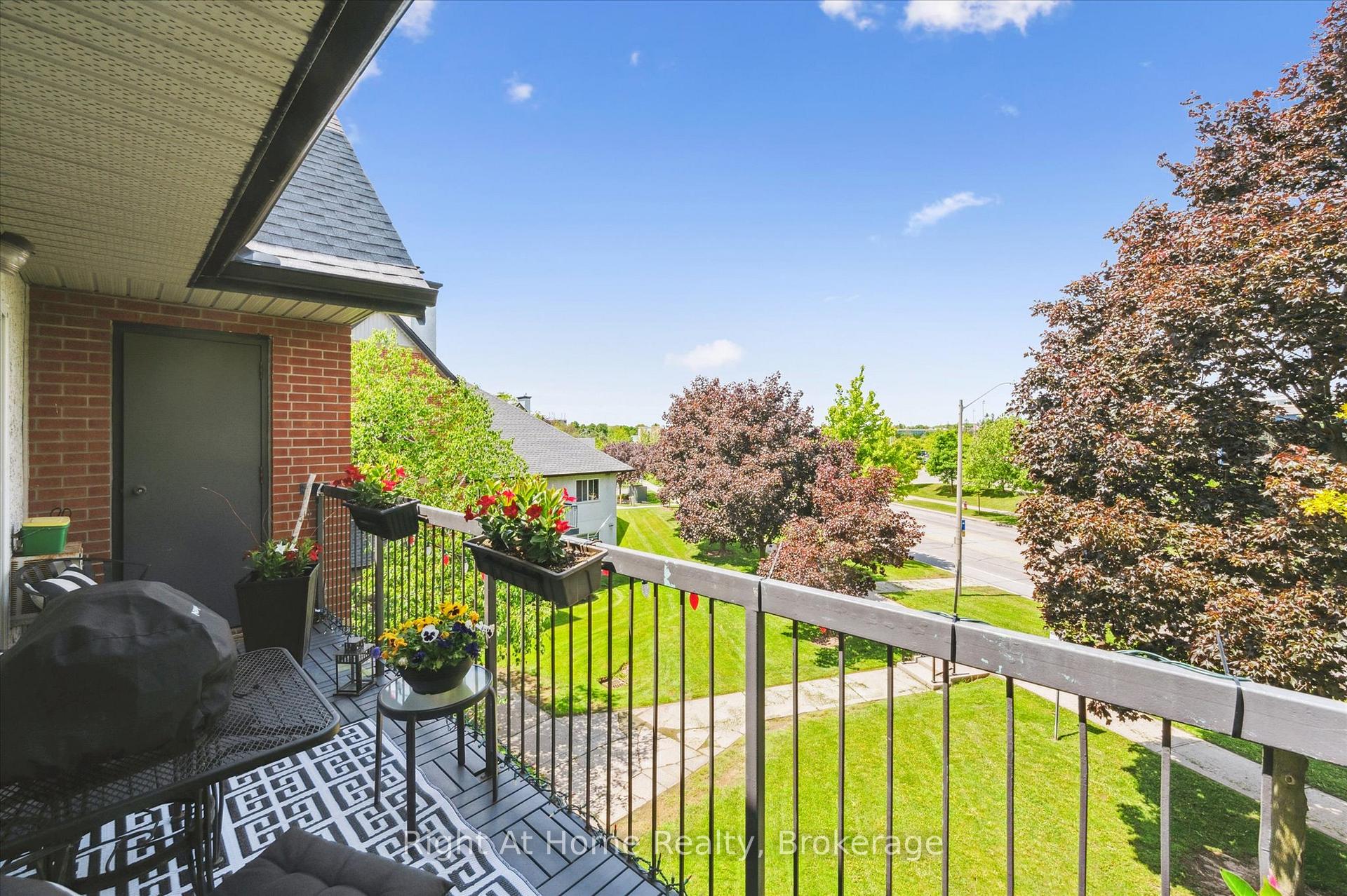 2 Bedrooms Condo at 1450 Glen Abbey, Oakville For sale