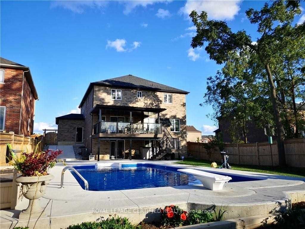 130 Kingsview Drive
