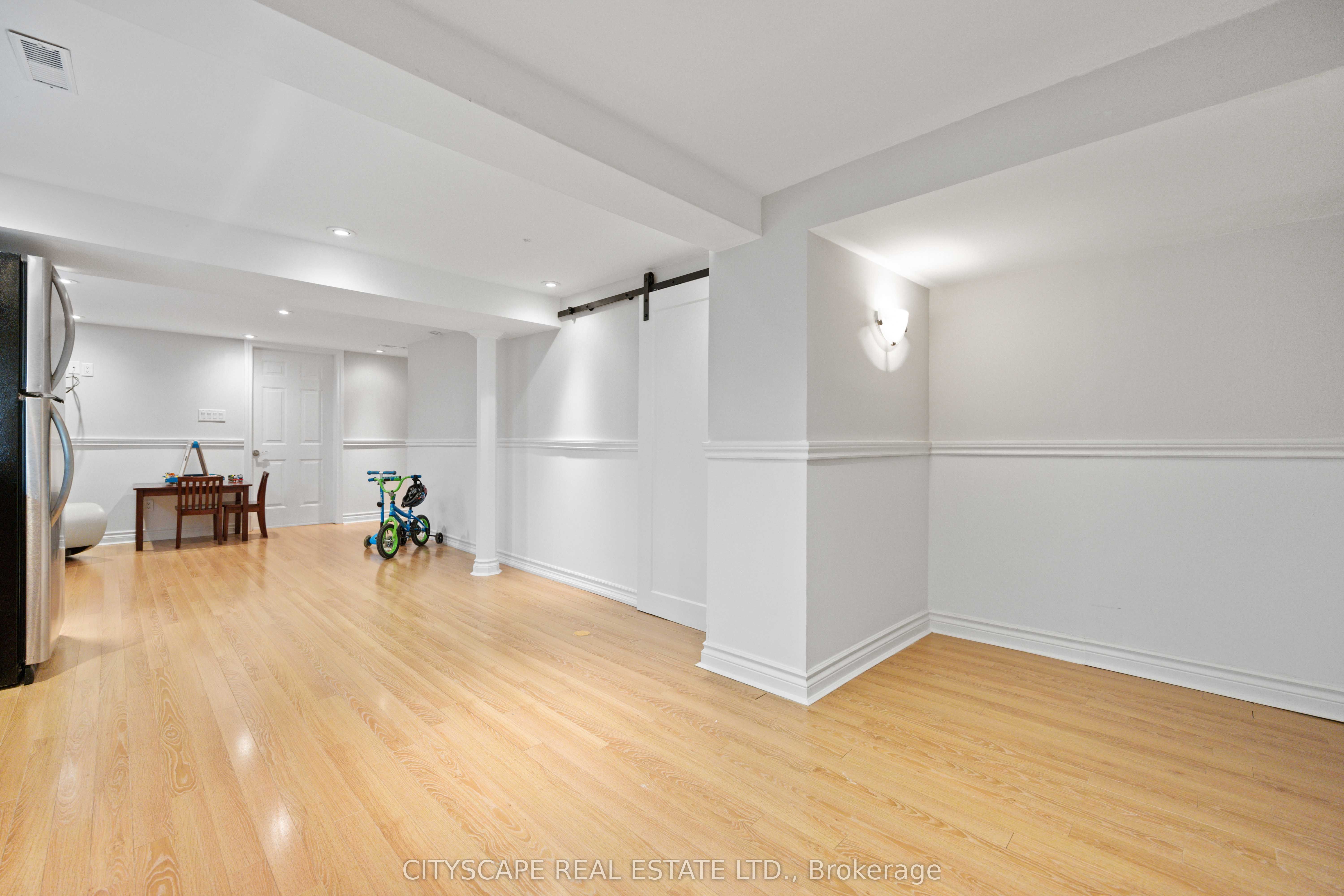 39 Bentworth Avenue