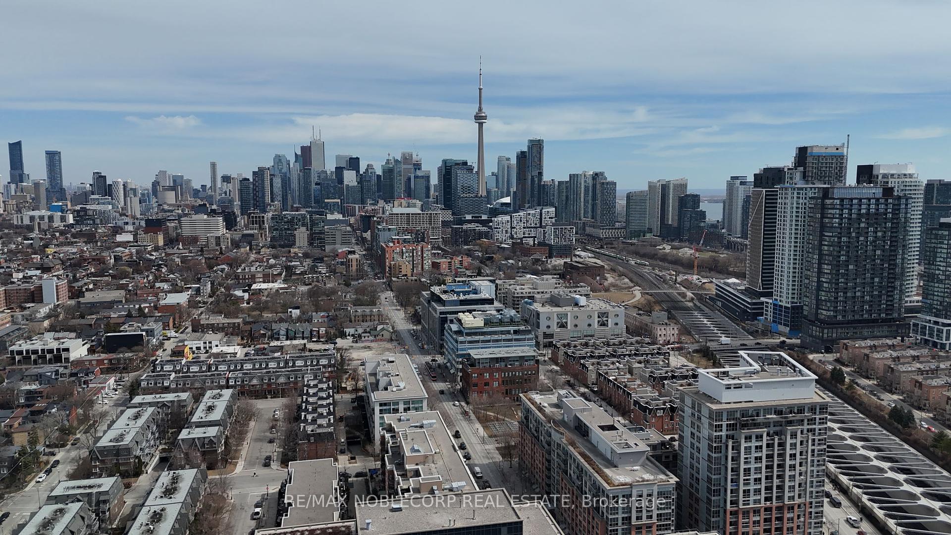 2 Bedrooms Condo at 954 King, Toronto For sale