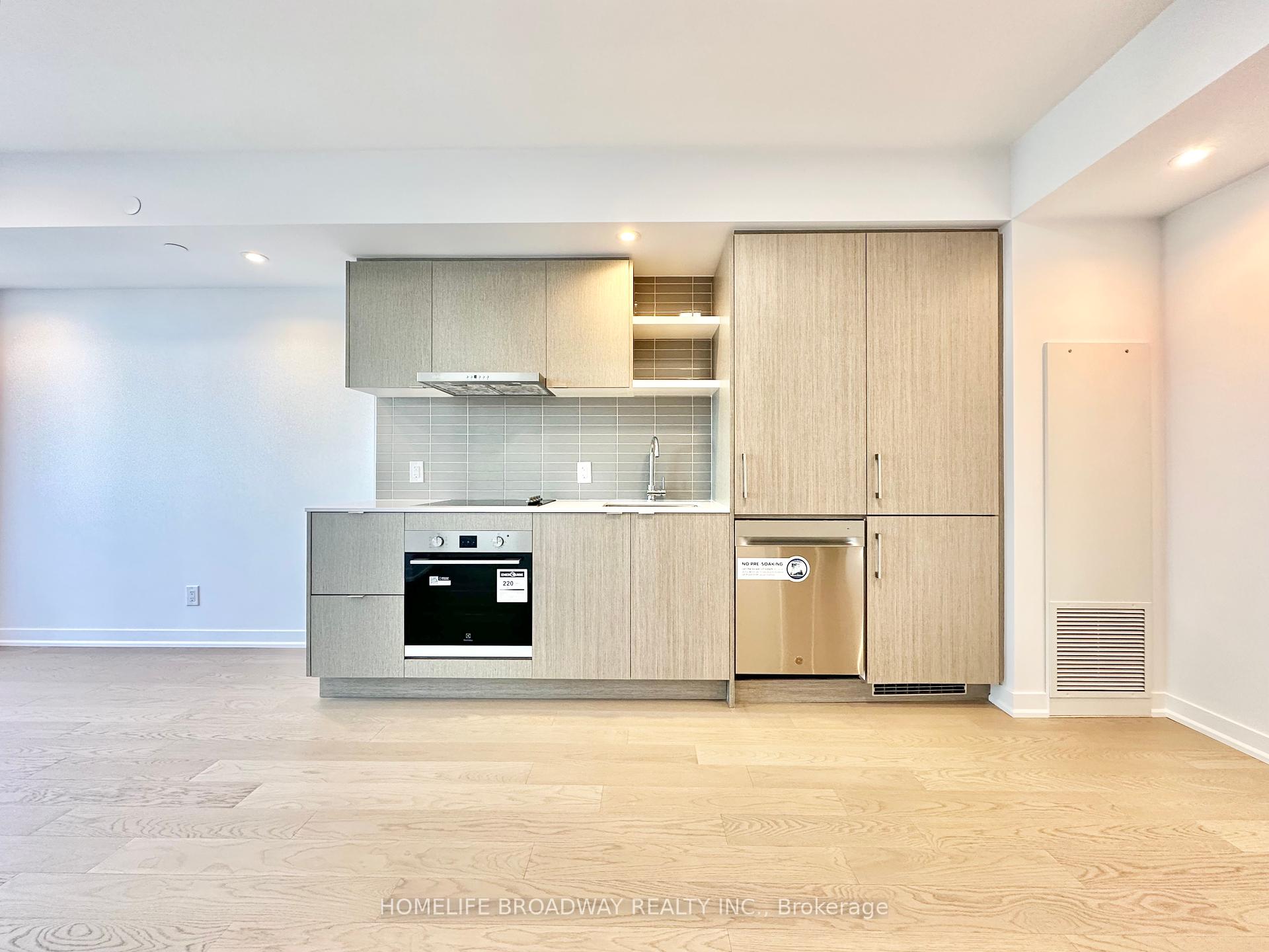 1 Bedroom Condo at 88 Harbour,  Toronto For sale