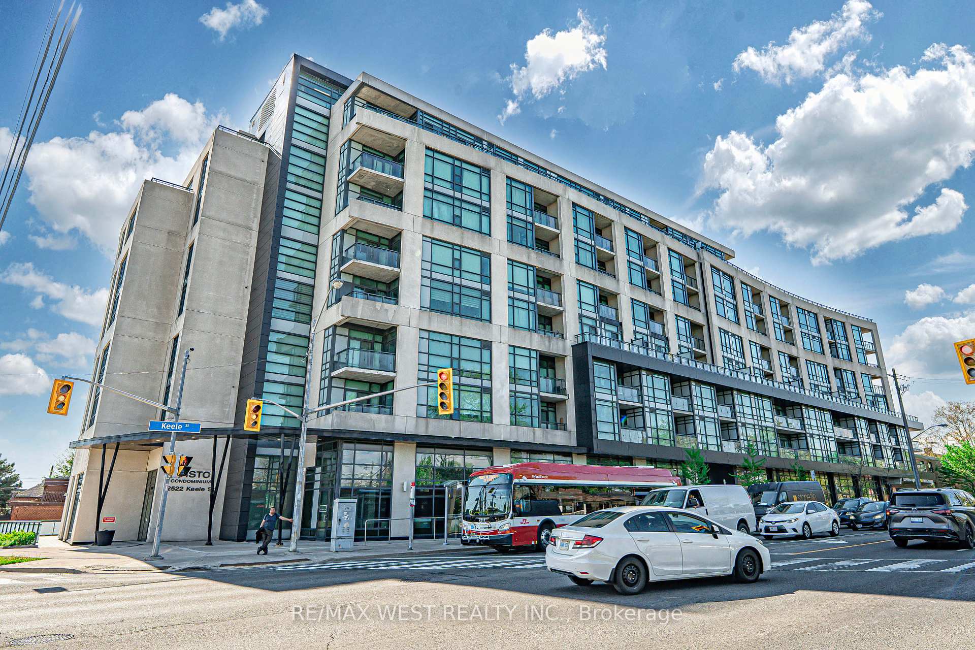 2 Bedrooms Condo at 2522 Keele, Toronto For sale