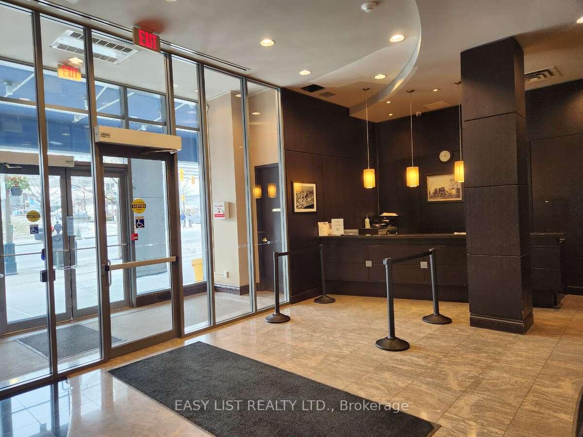 2 Bedrooms Condo at 51 Lower Simcoe, Toronto For sale