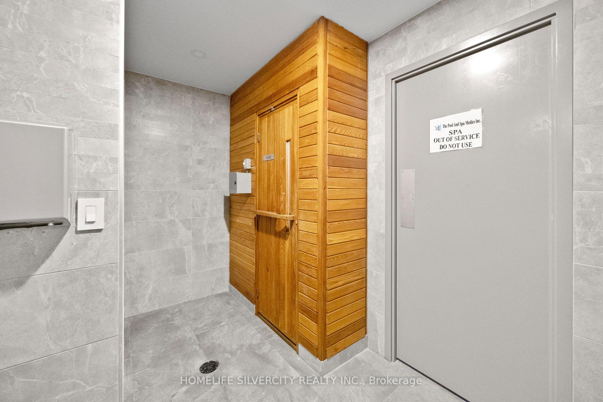 3 Bedrooms Condo at 145 Hillcrest, Mississauga For sale
