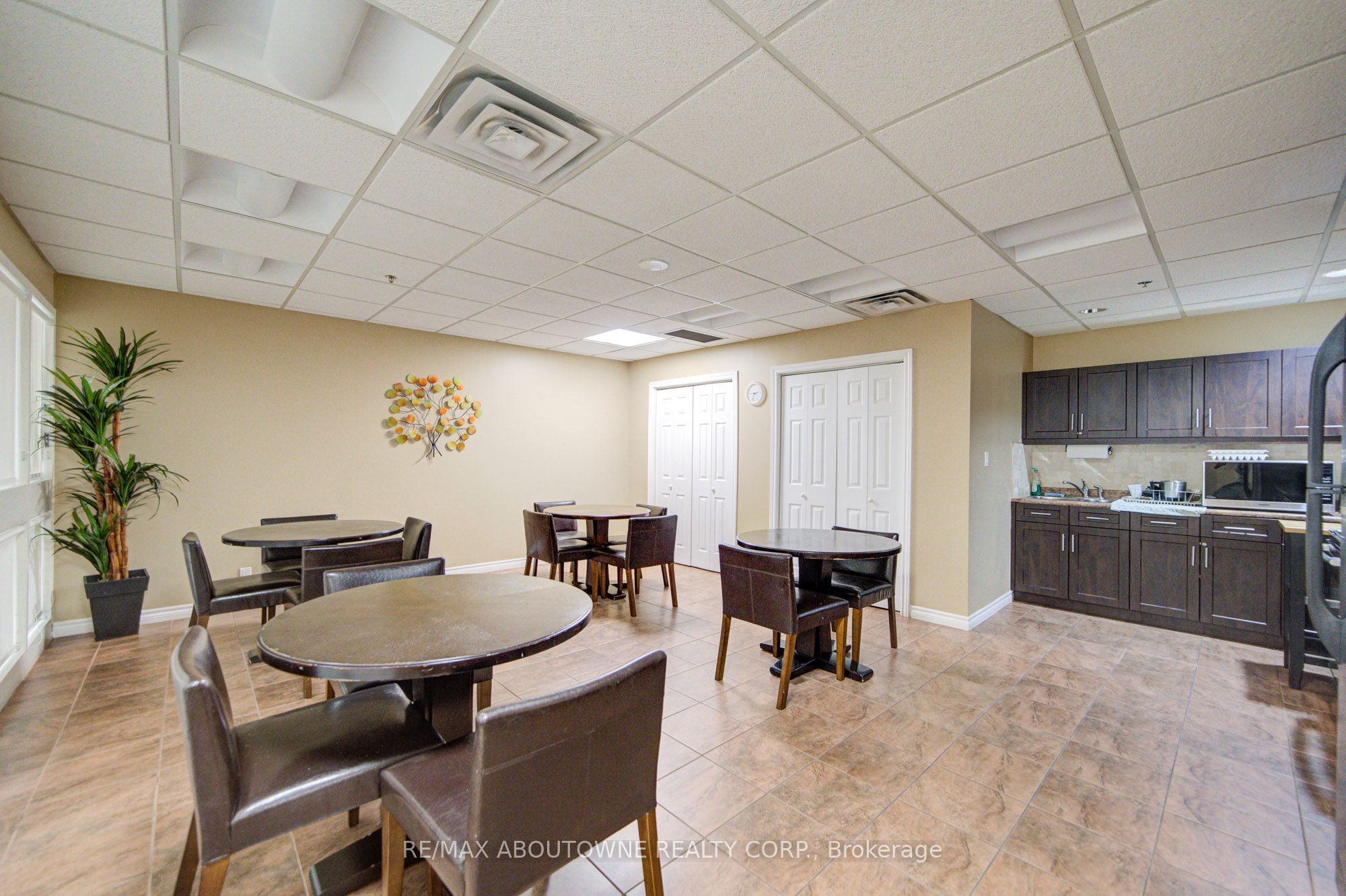 1276 Maple Crossing Boulevard, #1008