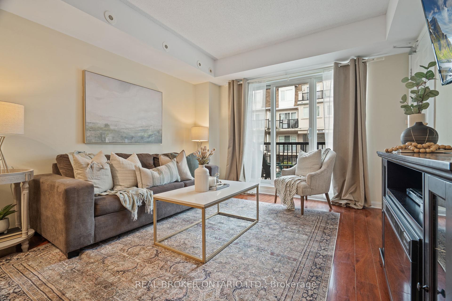 3 Bedrooms Condo at 3047 Finch, Toronto For sale