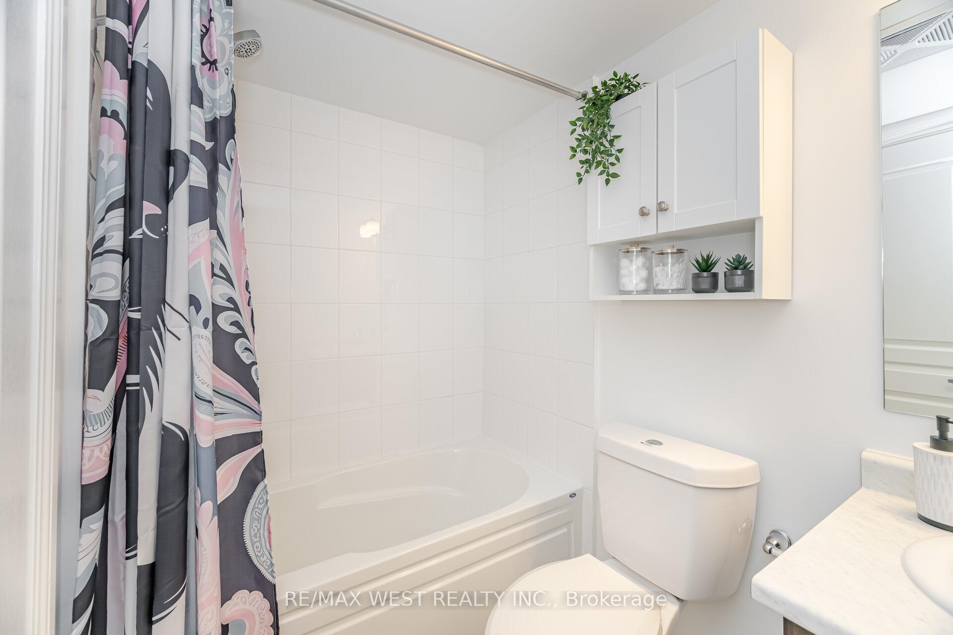 2 Bedrooms Condo at 150 Long Branch, Toronto For sale
