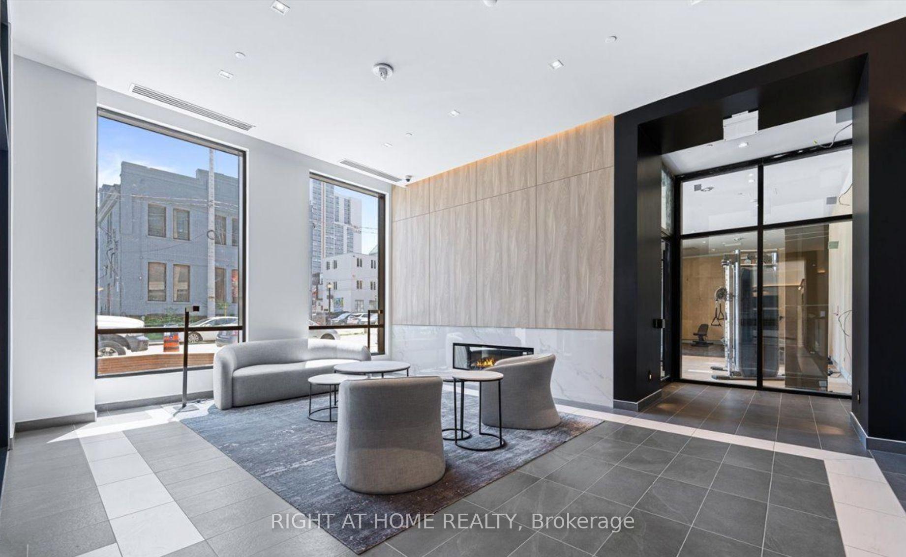 2 Bedrooms Condo at 1 Jarvis, Hamilton For sale
