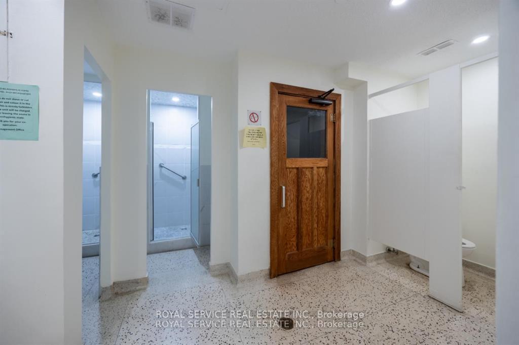 1 Bedroom Condo at 10 Parkway Forest,  Toronto For sale