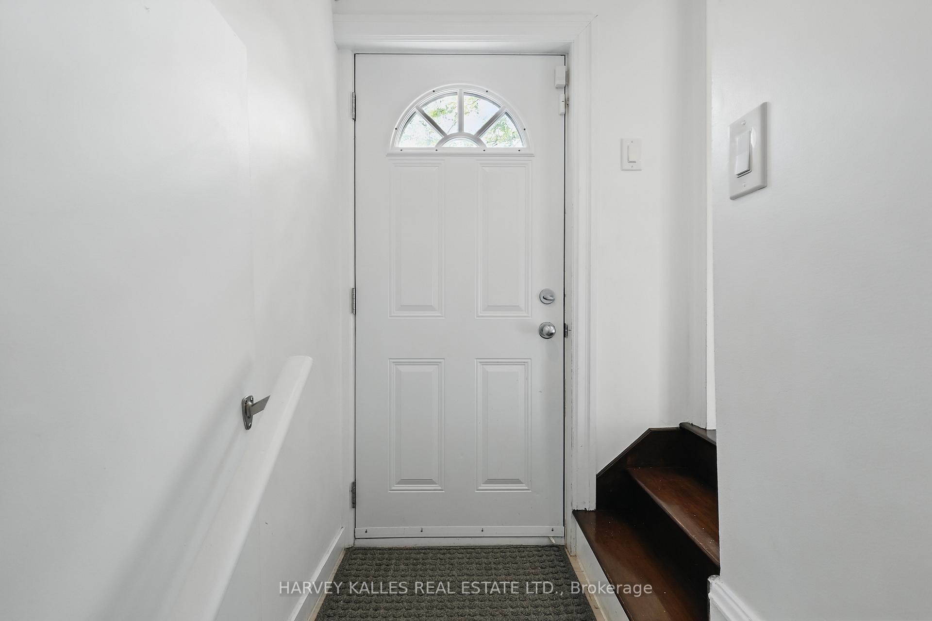 34 Winnett Avenue
