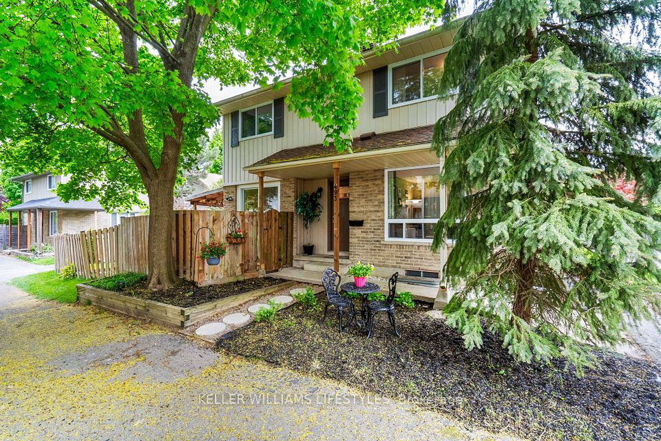 493 Ferndale Court, London South, ON N6C 5C2