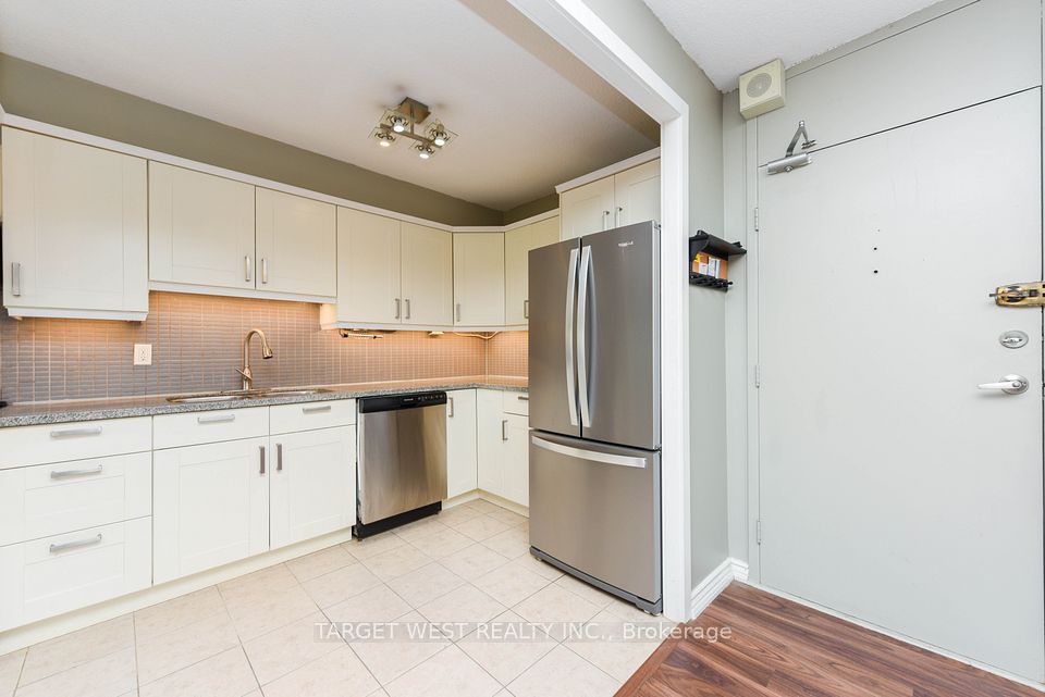 #1304 - 240 Scarlett Road, Toronto, ON M6N 4X4