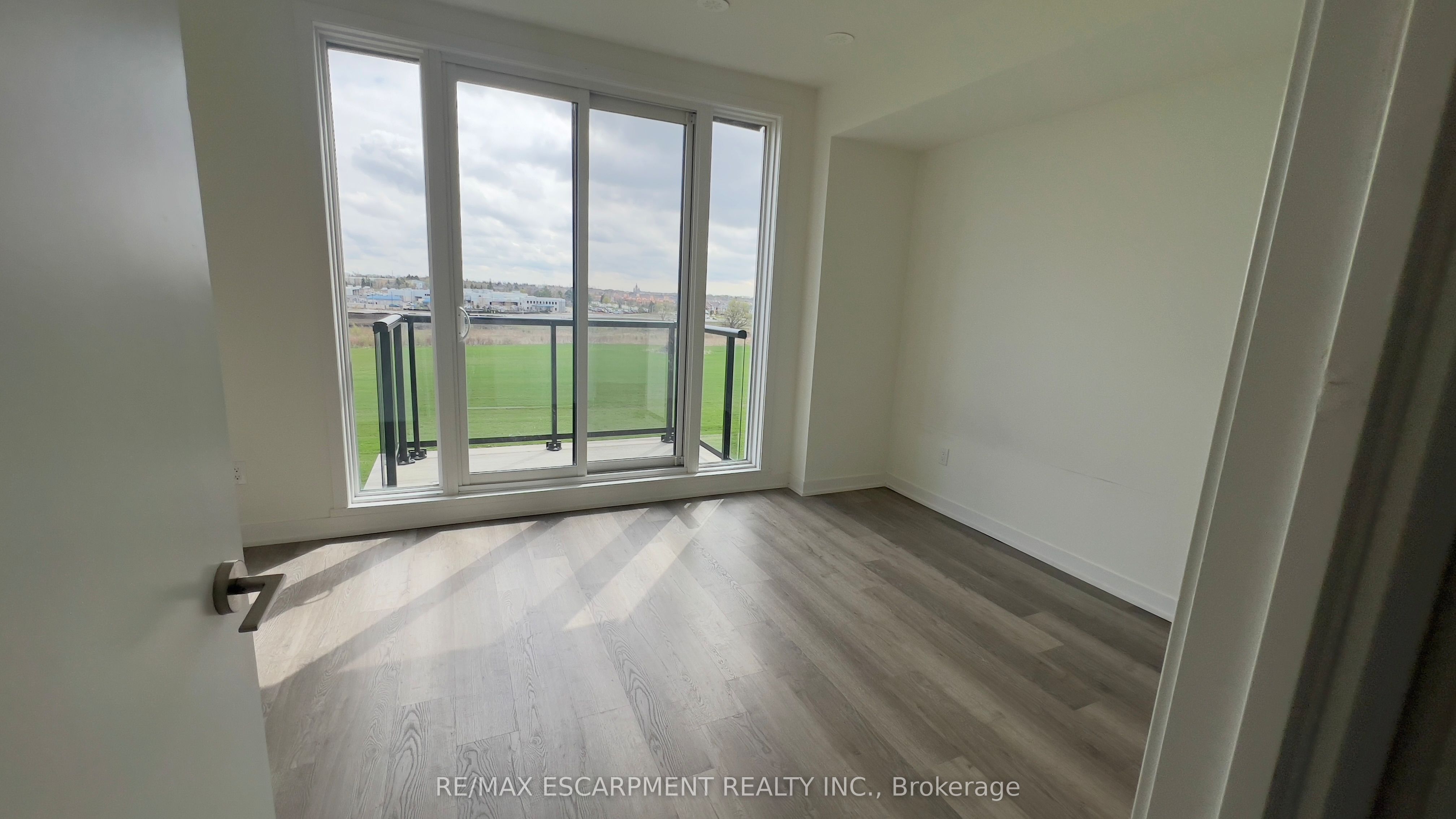 7 Steckley House Lane, #606