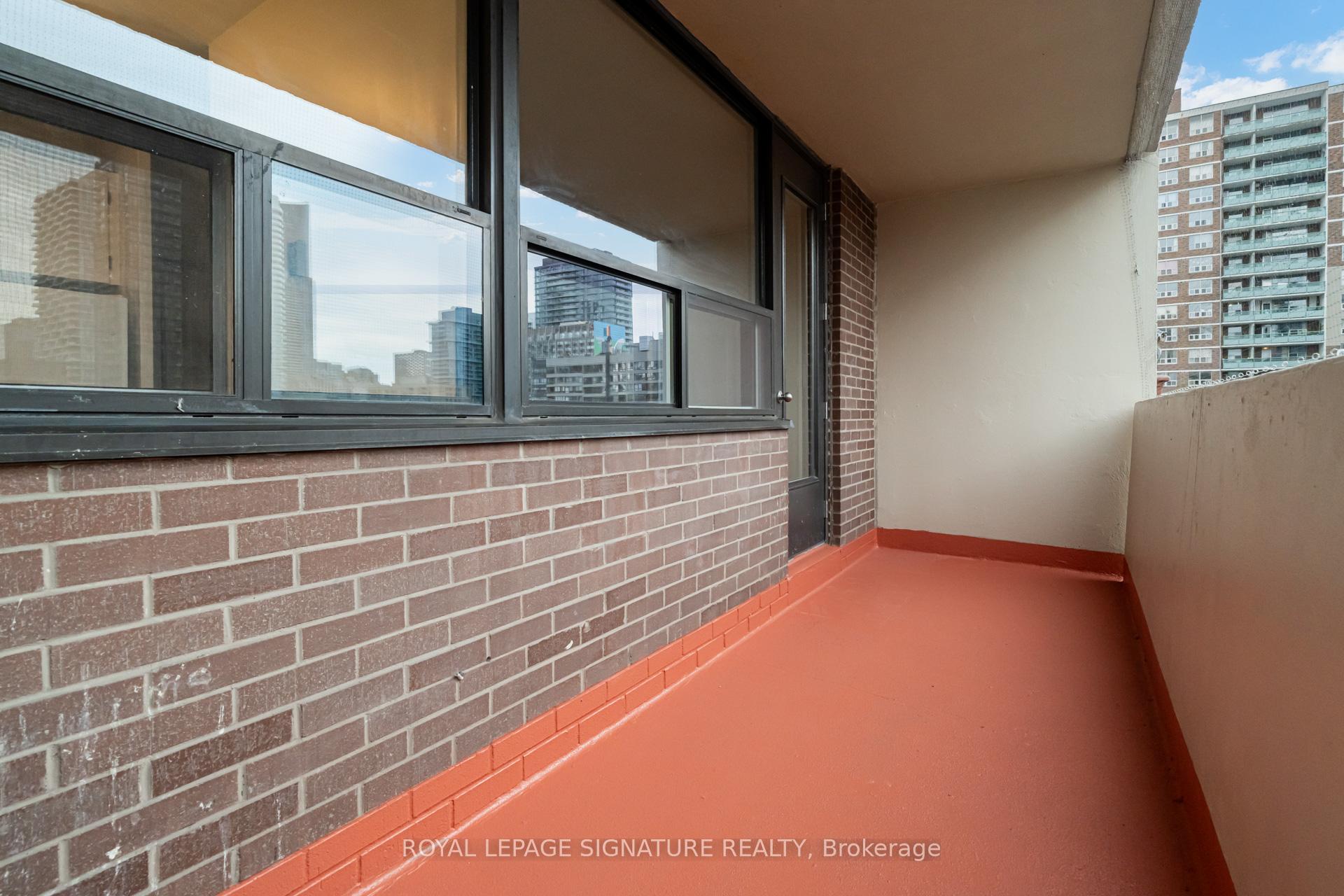 Condo at 40 Homewood, Toronto For sale