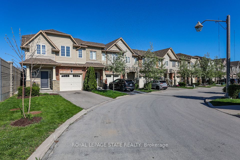 8 Lakelawn Road