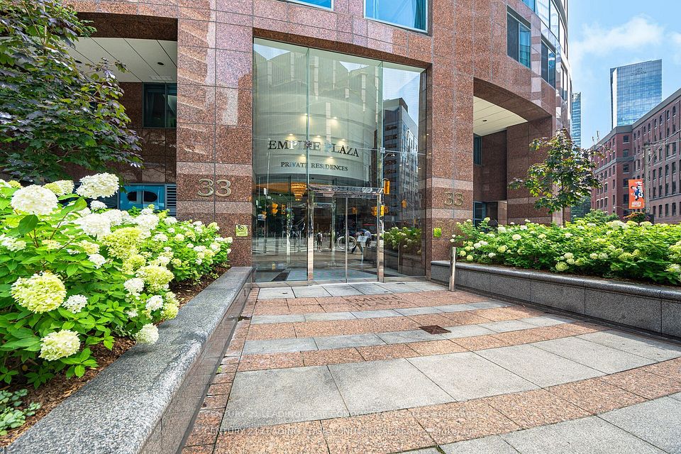 #2106 - 33 University Avenue, Toronto, ON M5J 2S7