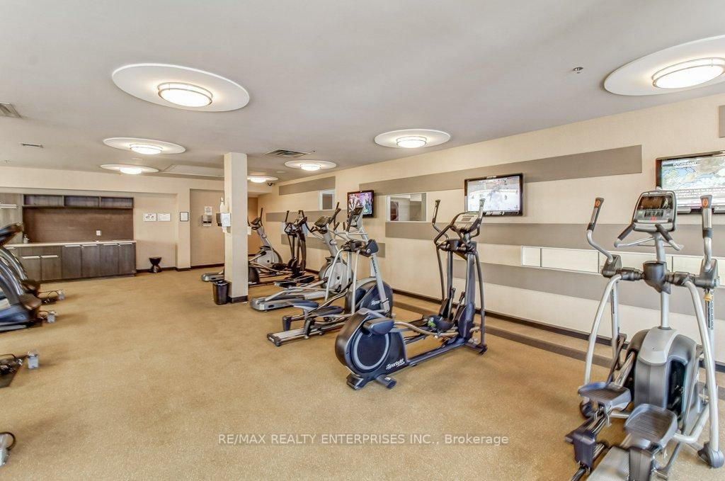 2 Bedrooms Condo at 80 Absolute, Mississauga For sale