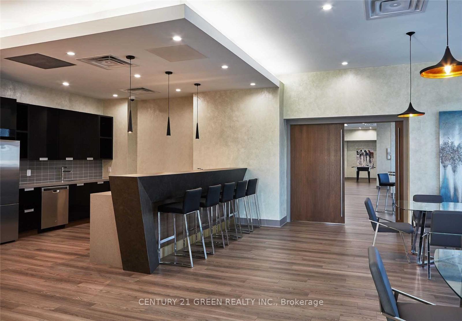 3 Bedrooms Condo at 5025 Four Springs, Mississauga For sale