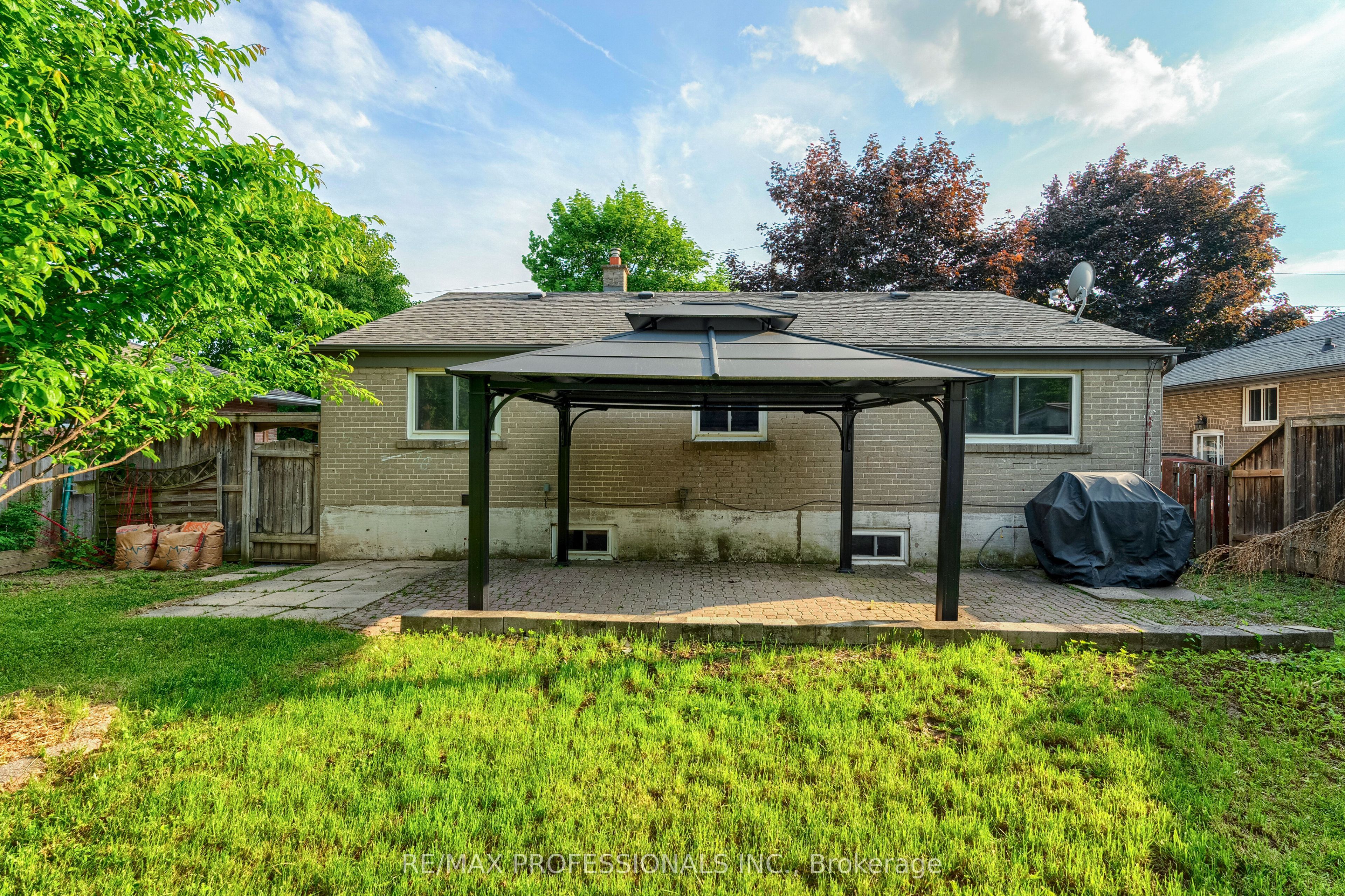 18 Weber Drive