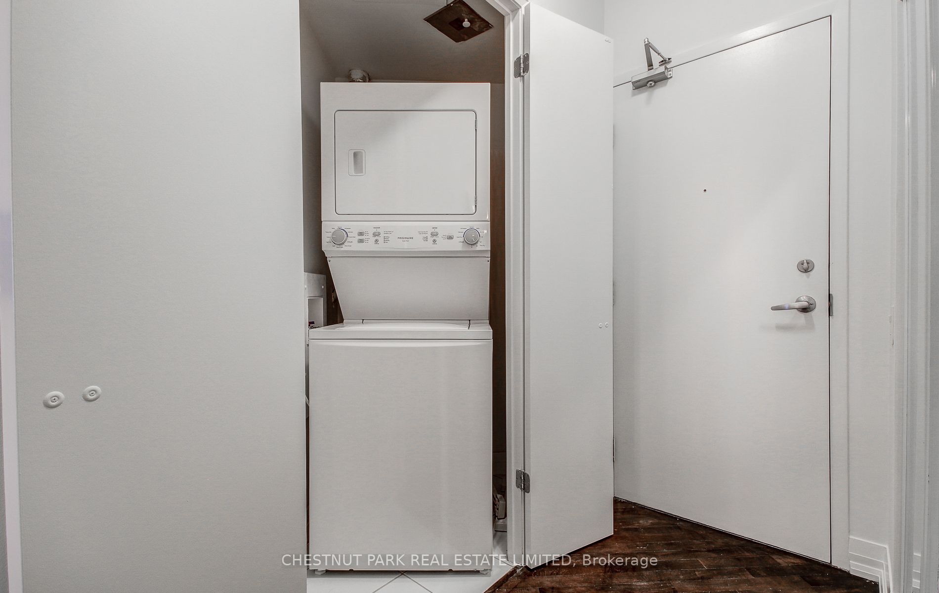 25 Carlton Street, #3205