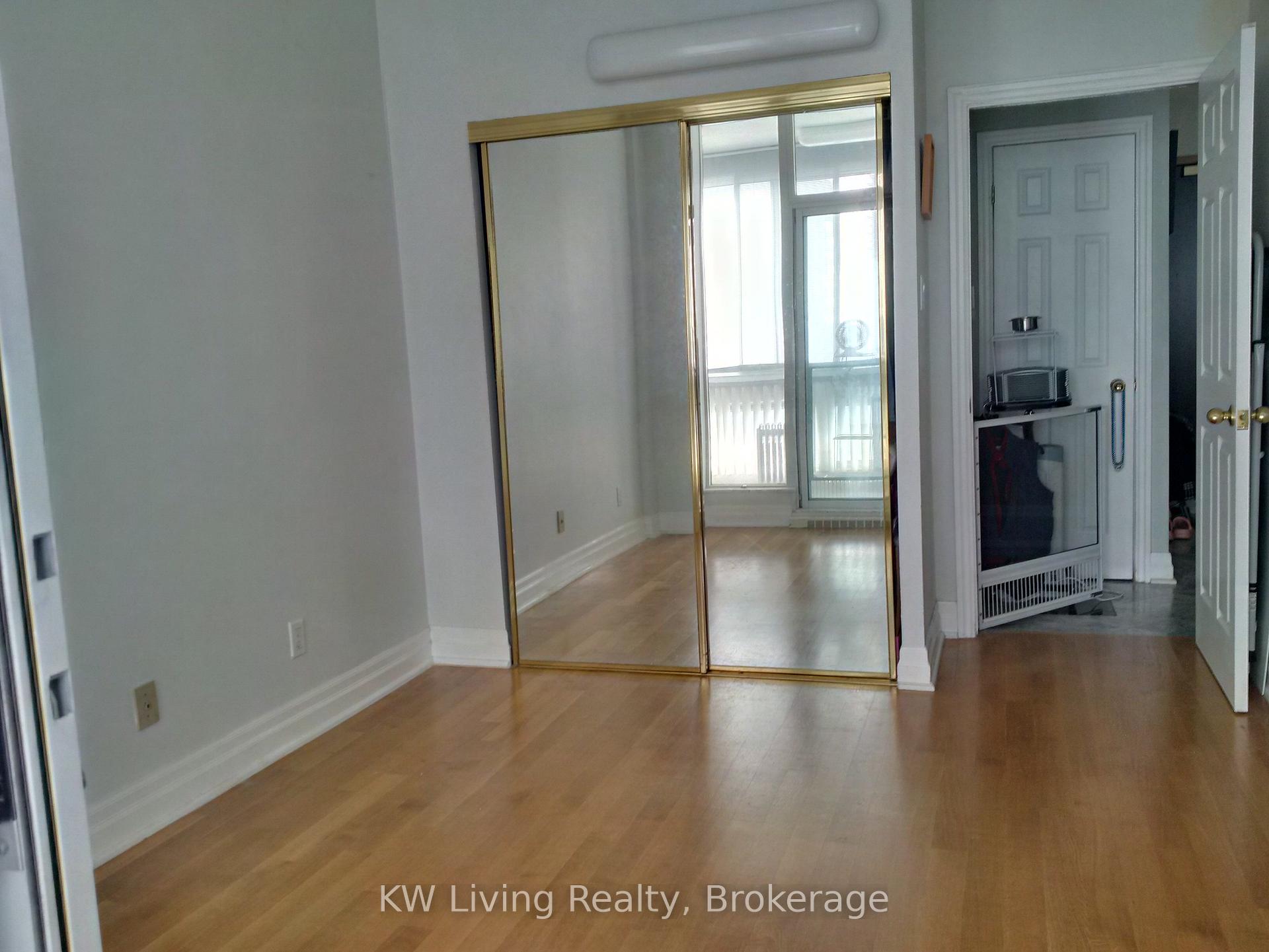 1 Bedroom Condo at 7 Broadway, Toronto For sale
