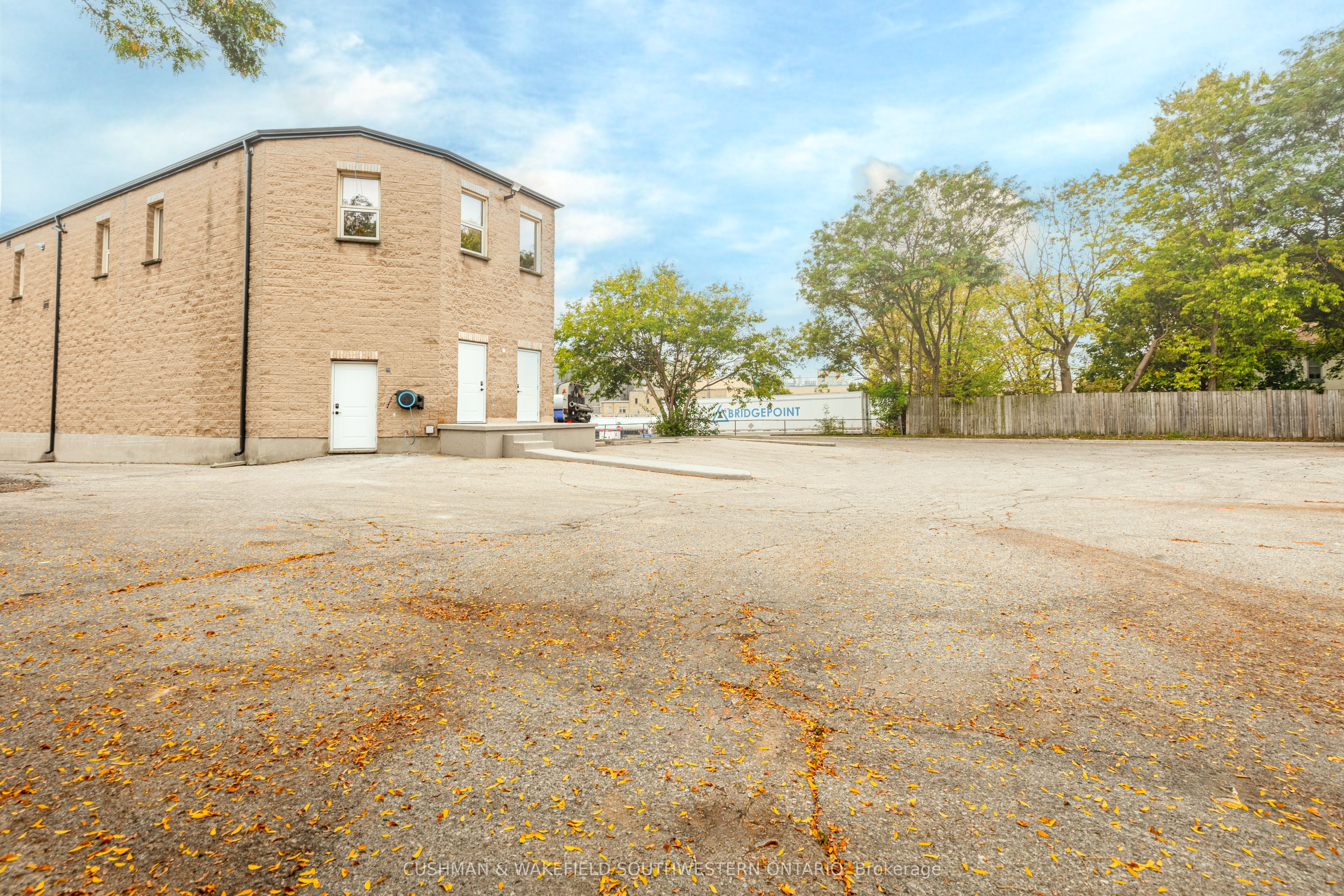 180 Simcoe Street, #A