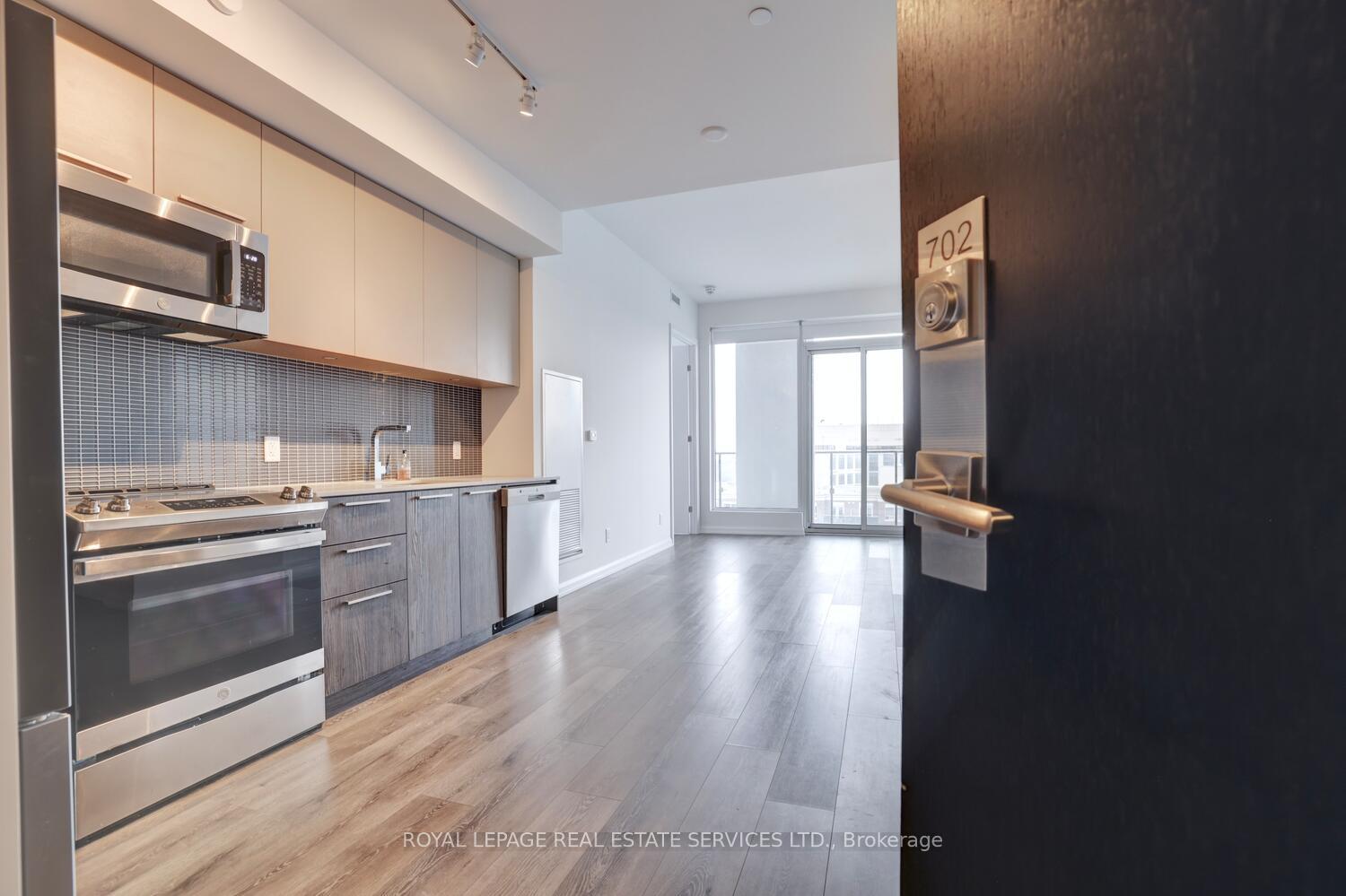 2 Bedrooms Condo at 4208 Dundas,  Toronto For sale