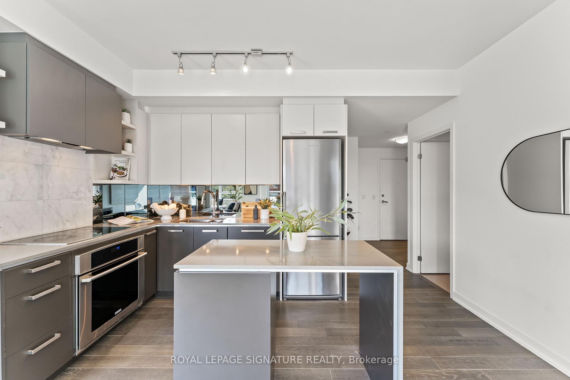2 Bedrooms Condo at 1830 Bloor, Toronto For sale