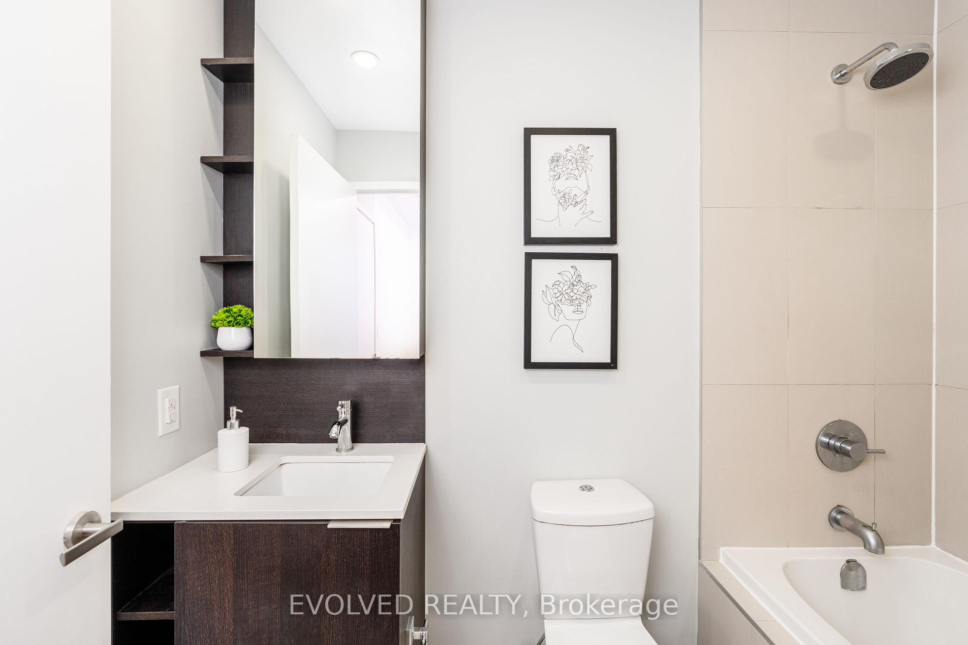 2 Bedrooms Condo at 55 Regent Park,  Toronto For sale