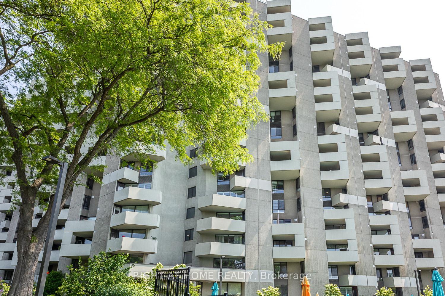 2 Bedrooms Condo at 296 Mill, Toronto For sale