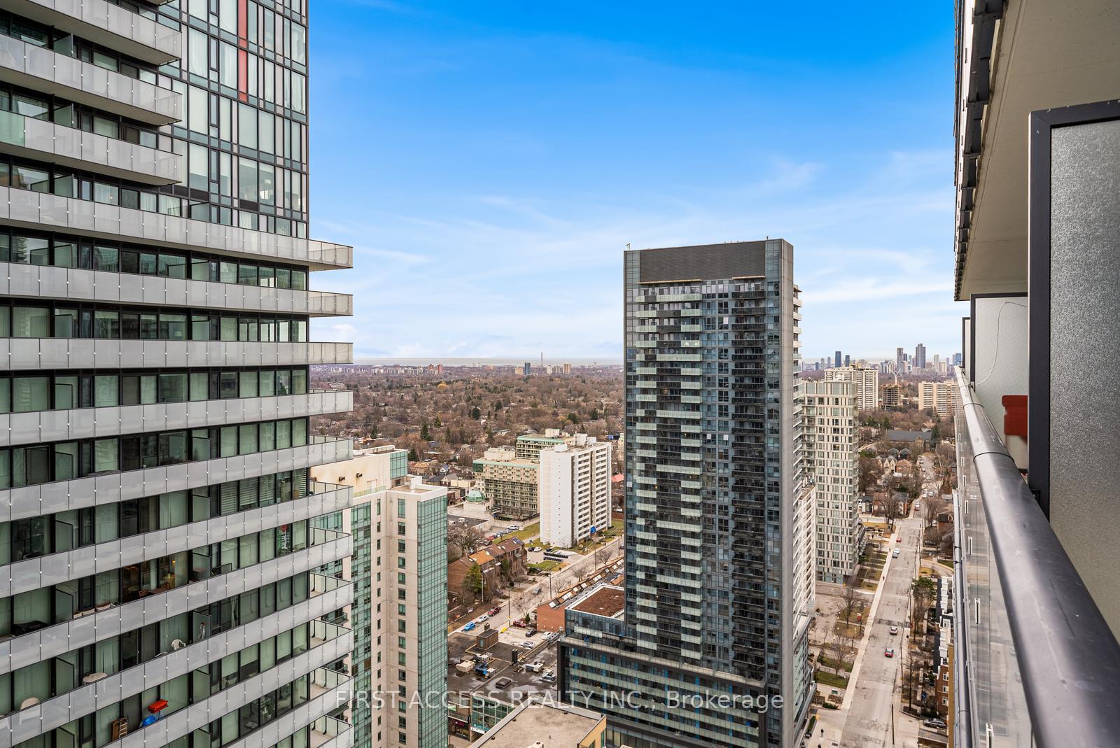2 Bedrooms Condo at 161 Roehampton,  Toronto For sale