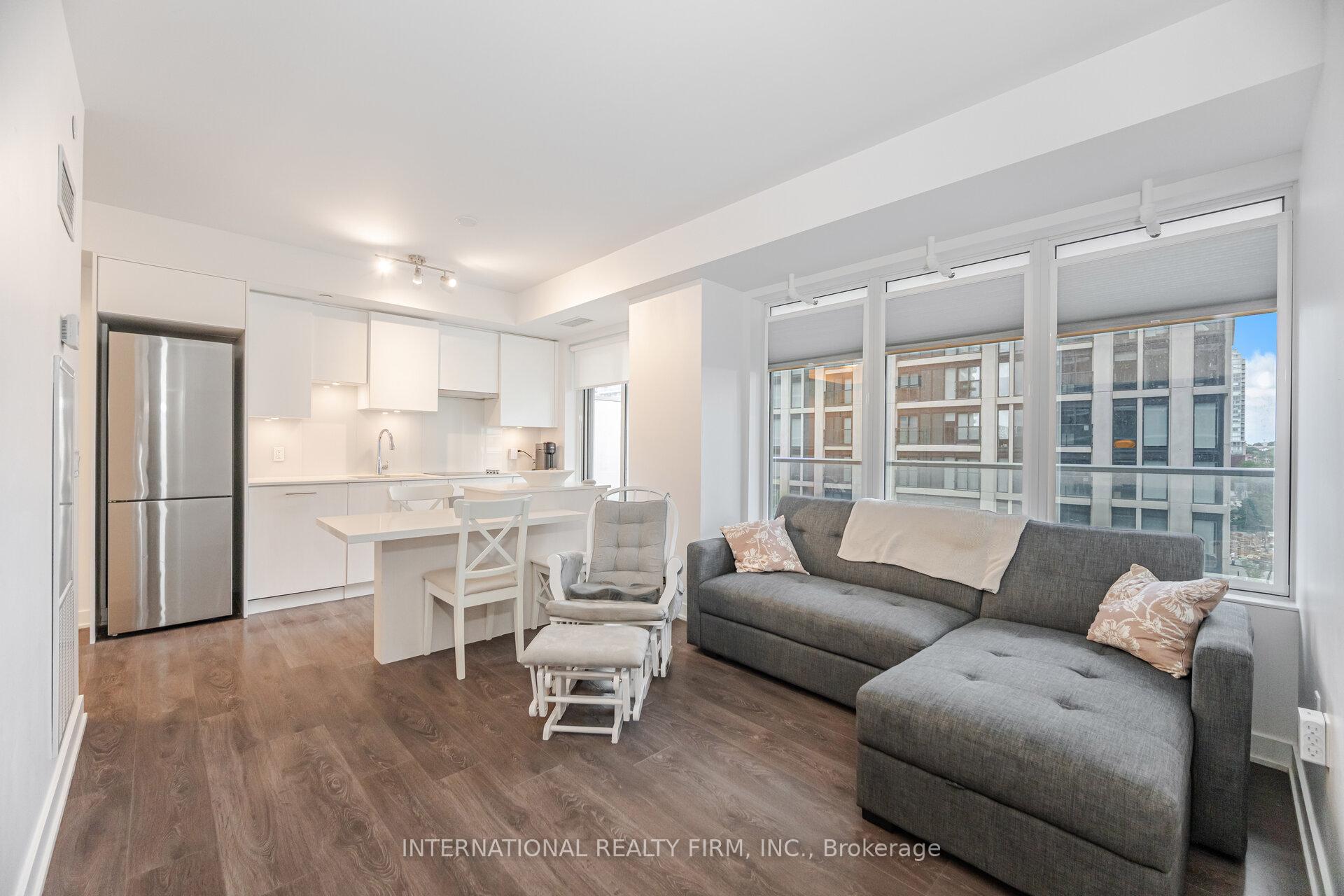 2 Bedrooms Condo at 99 Broadway, Toronto For sale