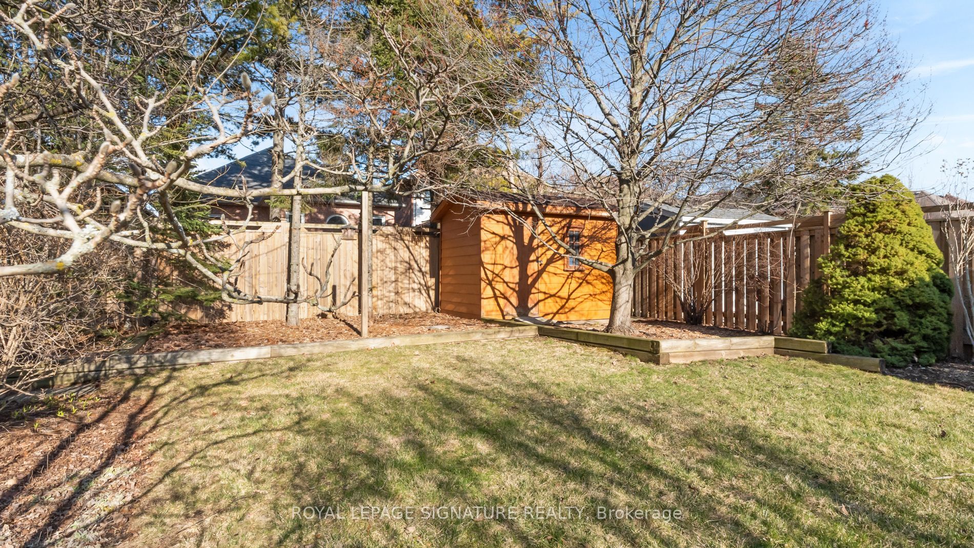 1757 Autumn Crescent
