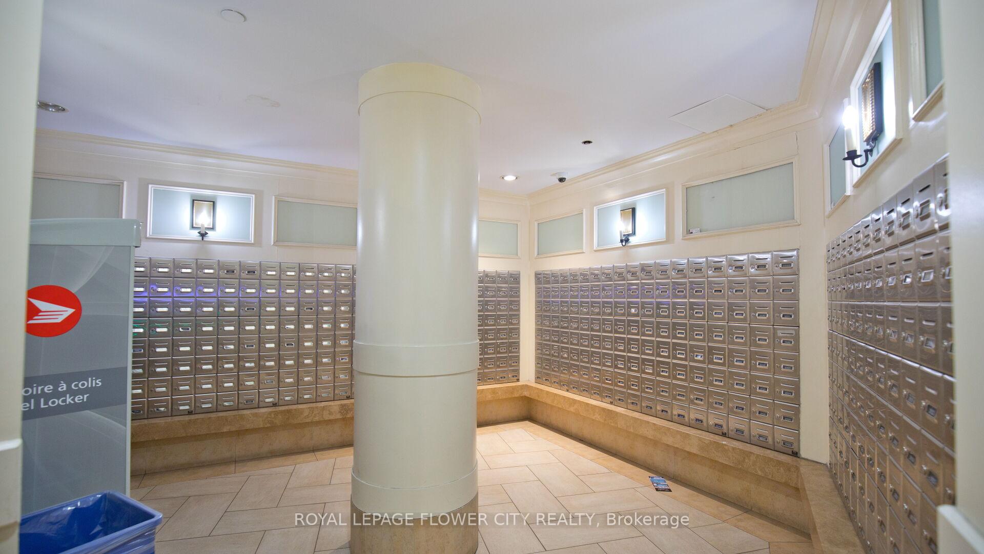 2 Bedrooms Condo at 700 Humberwood, Toronto For sale