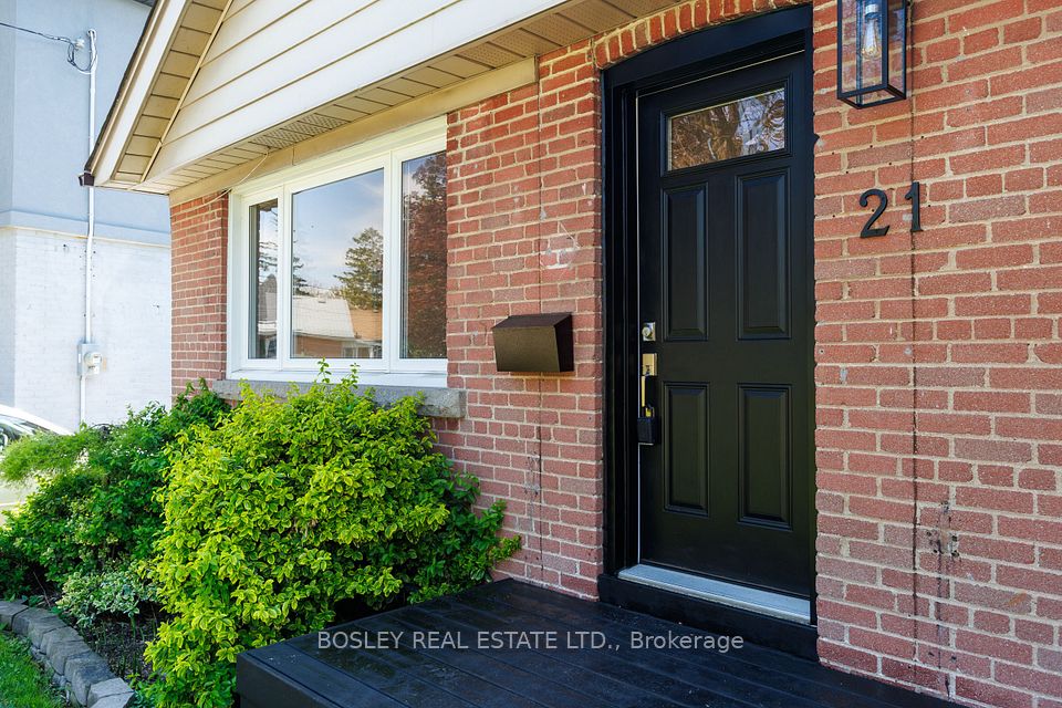 21 Fairfax Crescent, Toronto, ON M1L 1Z6