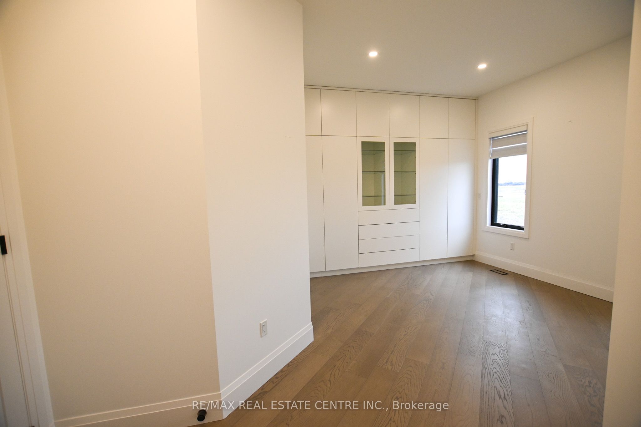 7325 Sunset Place, #3