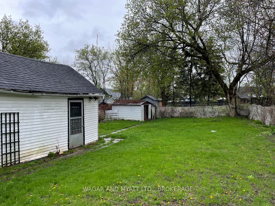125 Centre Street, Deseronto, ON K0K 1X0