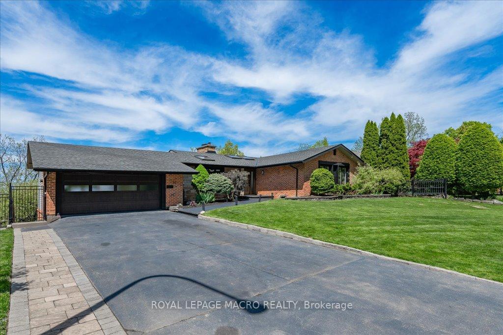 33 Leslie Drive, Hamilton, ON L8G 2R1