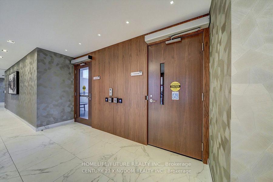 2 Bedrooms Condo at 275 Village Green, Toronto For sale